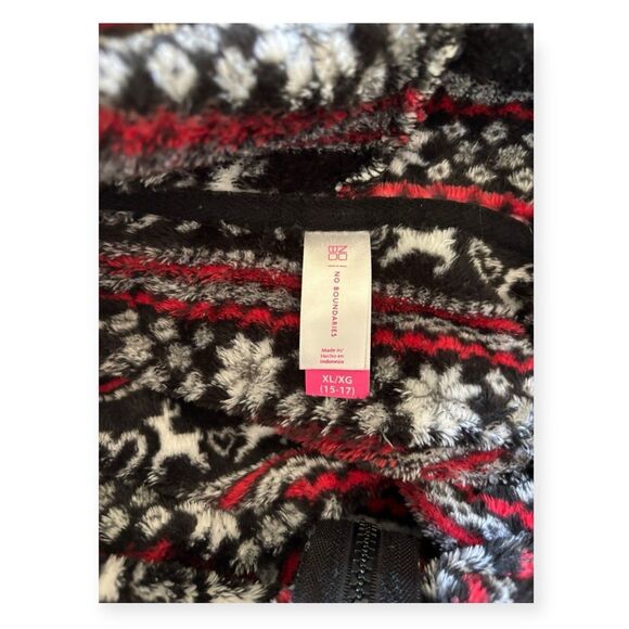 No Boundaries XL (16-18) Red And Black Zip Up Fuzzy Hoodie Poinsettia Holiday - Picture 6 of 7